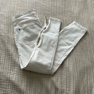 Pilcro White Women's Jeans with gold zipper detail size 28